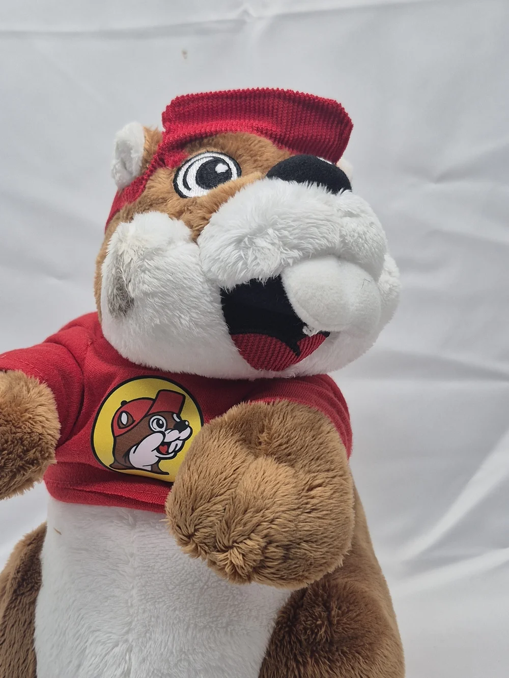 Buc-ee's Plush Beaver in Red Tee